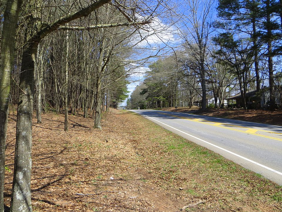2nd image of 4228 Holly Springs Pkwy