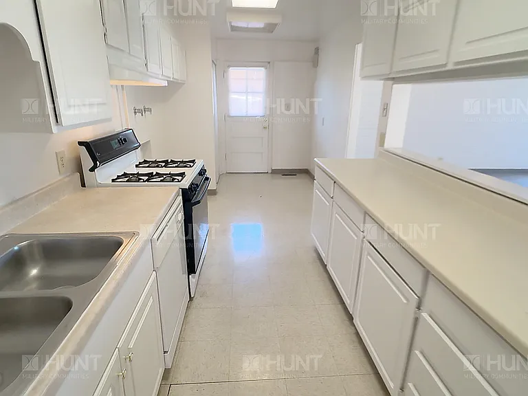 4108A Mercury Cir SE — Photo 6