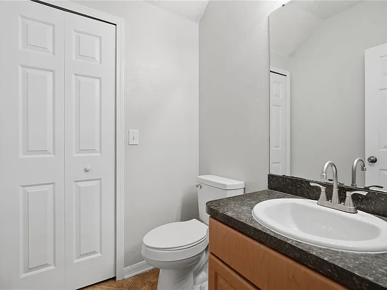 10215 Lakeside Vista Dr — Photo 21