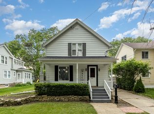 614 Oak Ave, Aurora, IL 60506