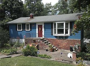 5 Roberts Dr, Monroe, NY 10950