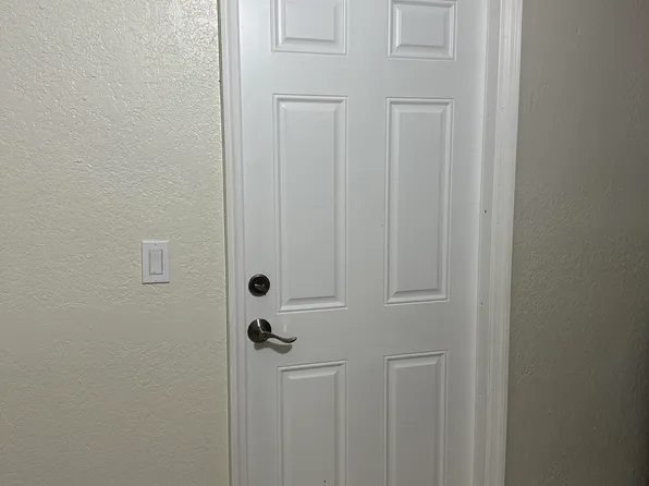 225 NW 125th St, North Miami, FL 33168