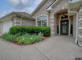 205 Heritage Ct, Lindale, TX 75771