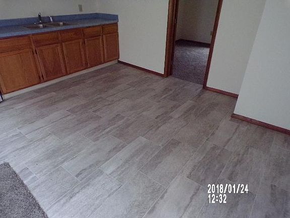 4th image of 209 Grumbach Ave #2