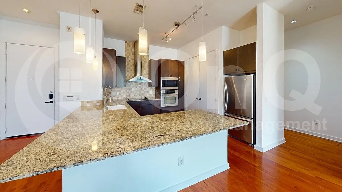 Building Photo - 2950 McKinney Ave #424