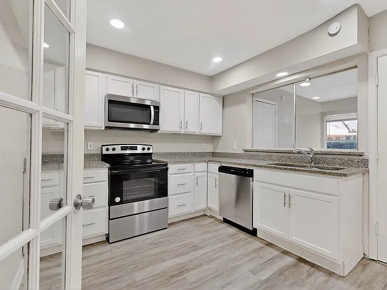 140 Trout St — Photo 15