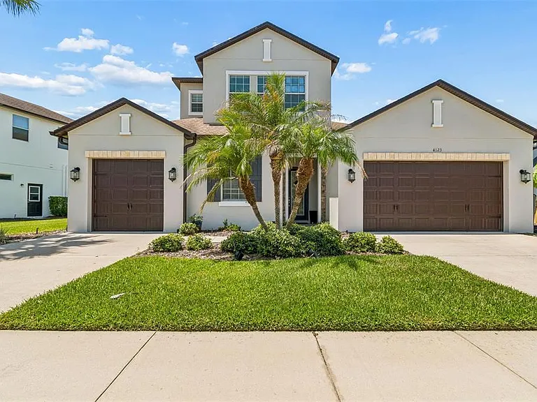 4123 Windcrest Dr — Photo 2
