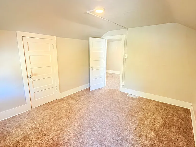925 4th Ave N — Photo 14