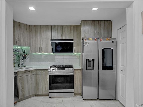 5th image of 241-70 Oak Park Drive #84B