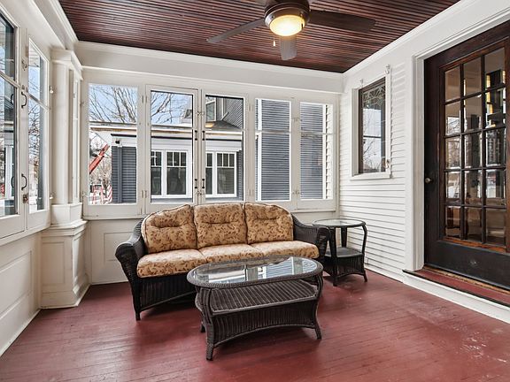 5th image of 608 S Elmwood Ave