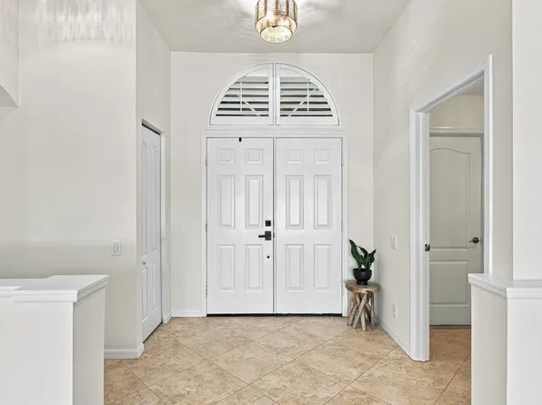 1261 Salt Lake Dr, Tarpon Springs, FL 34689
