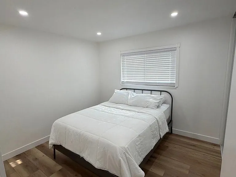2509 Canterbury Trl — Photo 7