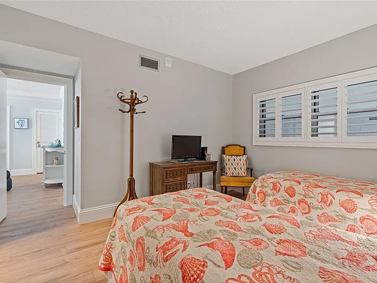 4950 Gulf Blvd #605 — Photo 29