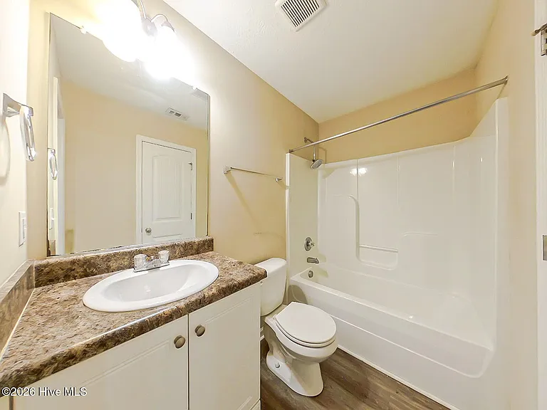 2710 York Ct — Photo 14