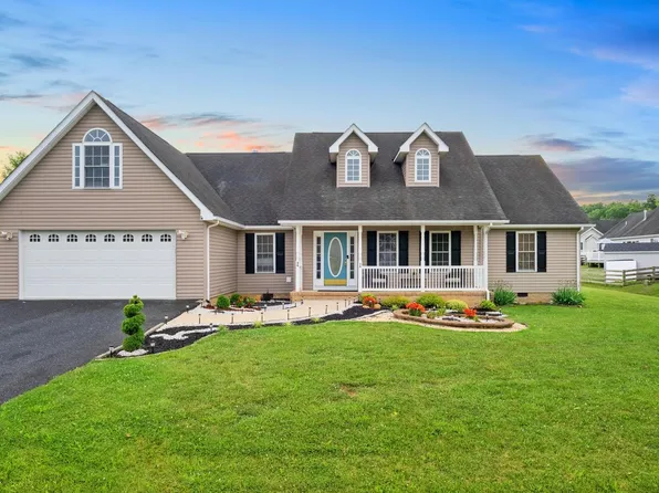 36 Summer Ridge Dr, Stuarts Draft, VA 24477