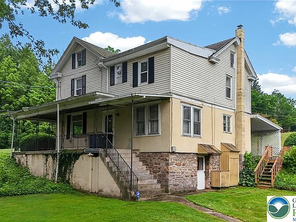 3rd image of 862 Barnesville Dr