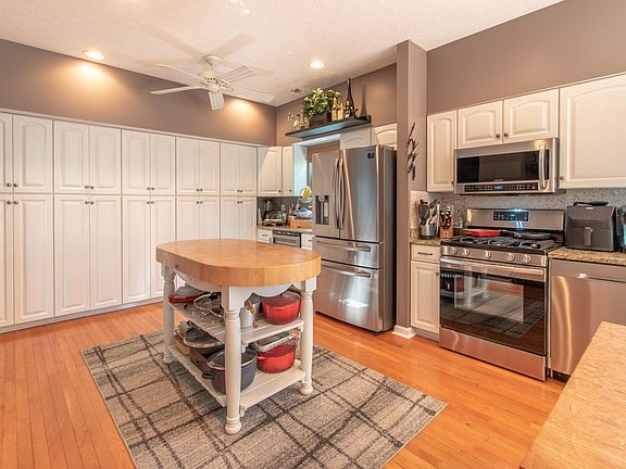 5th image of 819 Murlay Dr
