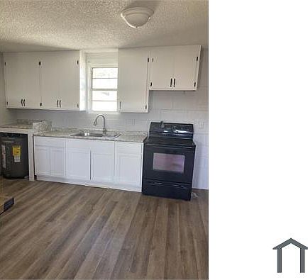 2nd image of 105 N Pine St