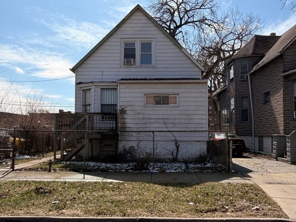 1st image of 11 E 114th St