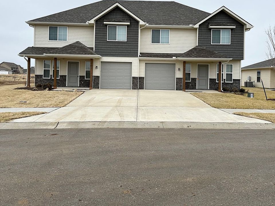 1st image of 305 SE Rose Garden Ln