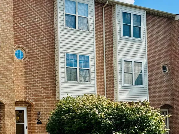 324 W 2nd St, Alburtis, PA 18011