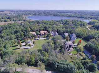 405 Woodland Trl, Lindenhurst, IL 60046