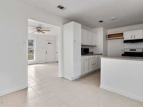 5th image of 118 Arthur Ct