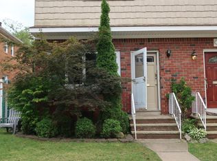 8 Ismay St, Staten Island, NY 10314