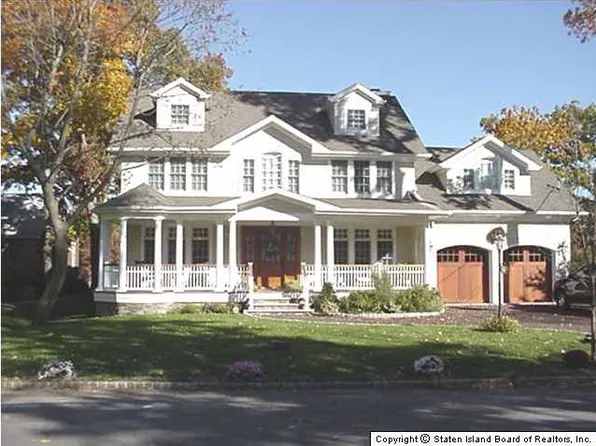 237 Bayview Avenue image 1 of 14