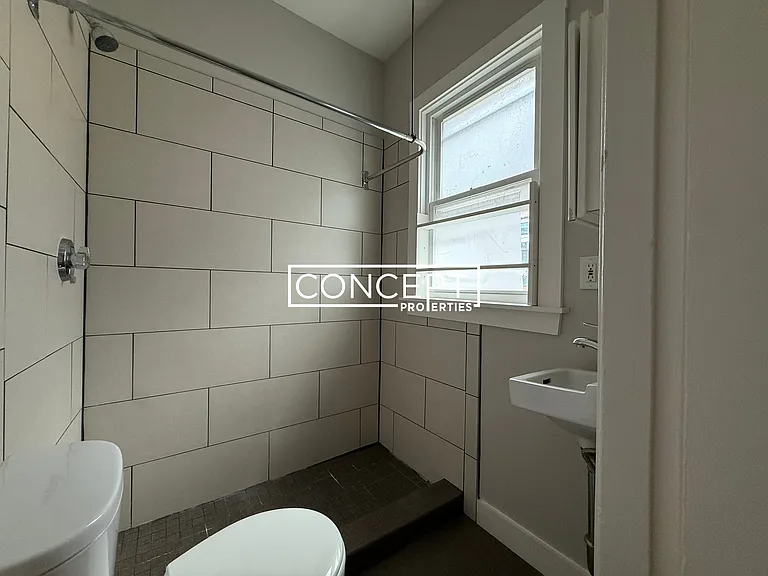26 John F Kennedy St #7R — Photo 11