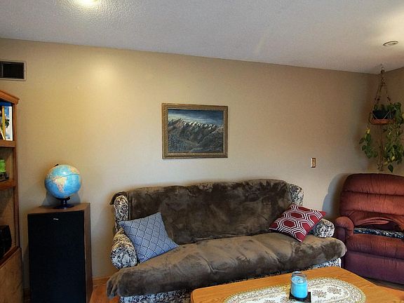 3rd image of 617 N Lake Dr