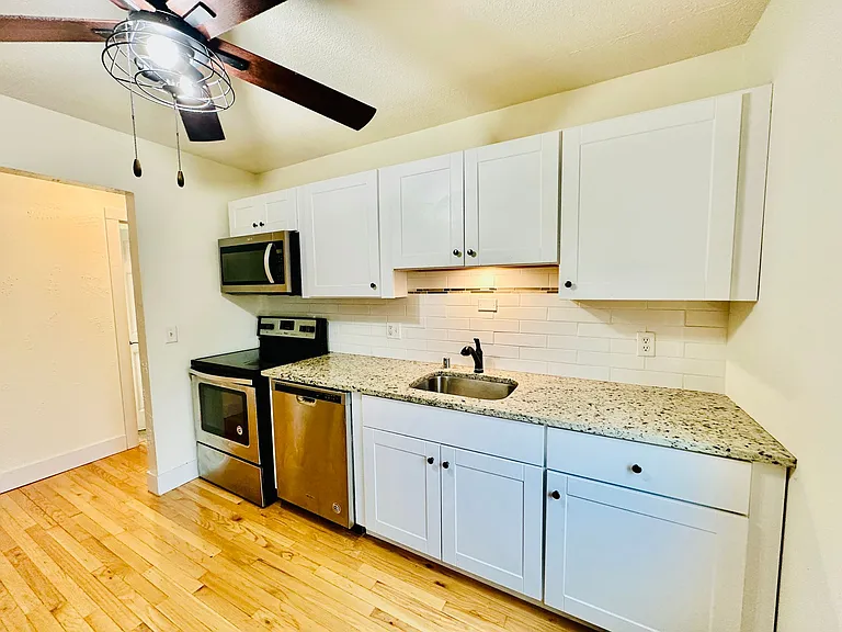 Aquila Flats — Photo 10