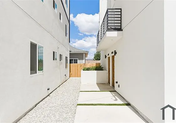 2843 Folsom St #1 — Photo 29