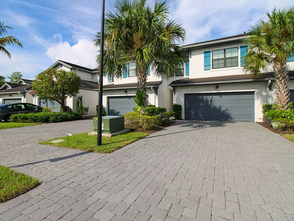 7421 Rockefeller Dr