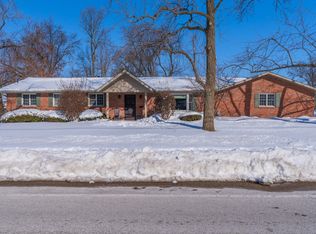 102 N Bellemont Rd, Bloomington, IL 61701