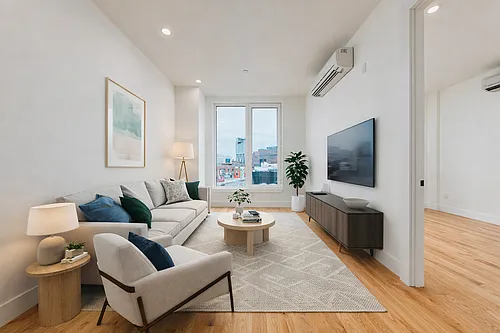 33 Franklin St Photo 1