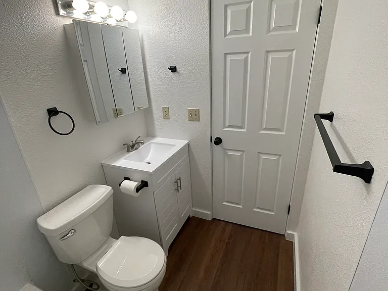 1933 Belvedere Dr — Photo 10