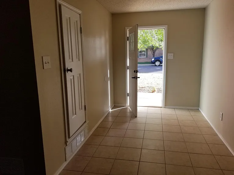 903 Ironton Dr — Photo 5