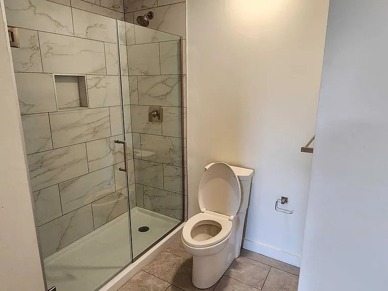 351 Campbell Ave SW — Photo 6