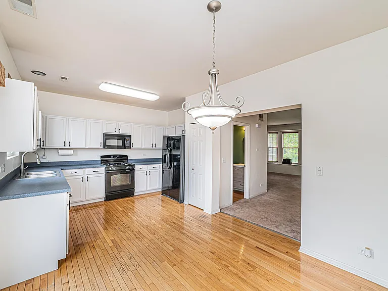 1060 Ellsworth Dr — Photo 16