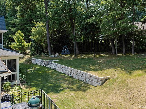 5th image of 6517 Southampton Dr