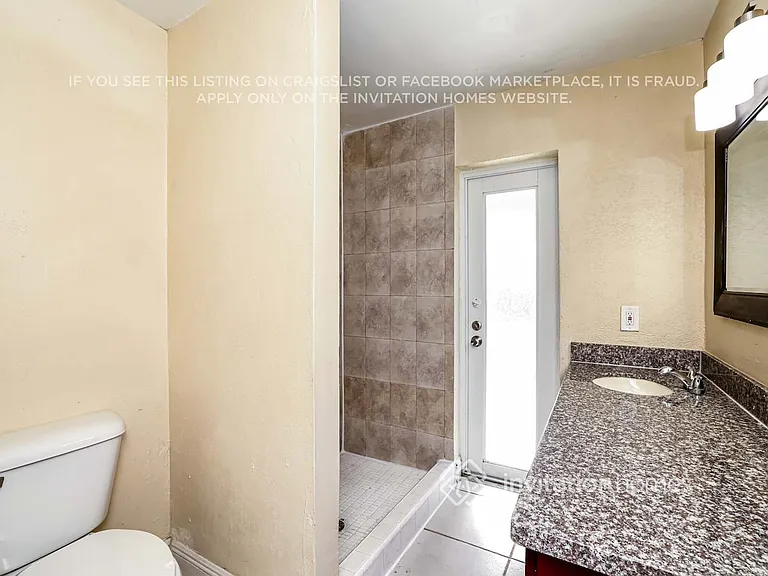3070 SE 1st Pl — Photo 11