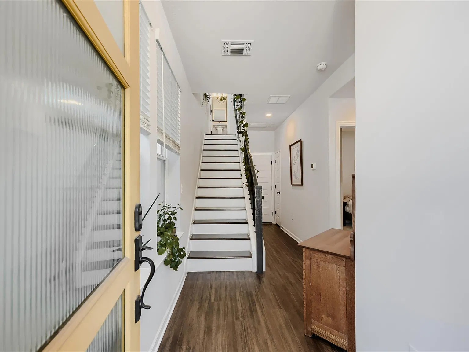 3 bed, 2.5 bath, 1565 sqft, $2,700 — Photo 3