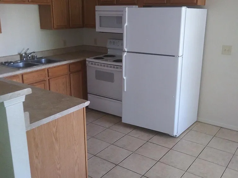 2300 Stern Dr #220 — Photo 2