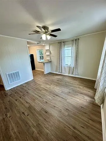 3 bed, 1.0 bath, 900 sqft, $1,500 — Photo 3