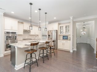 221 Blueview Rd, Mooresville, NC 28117