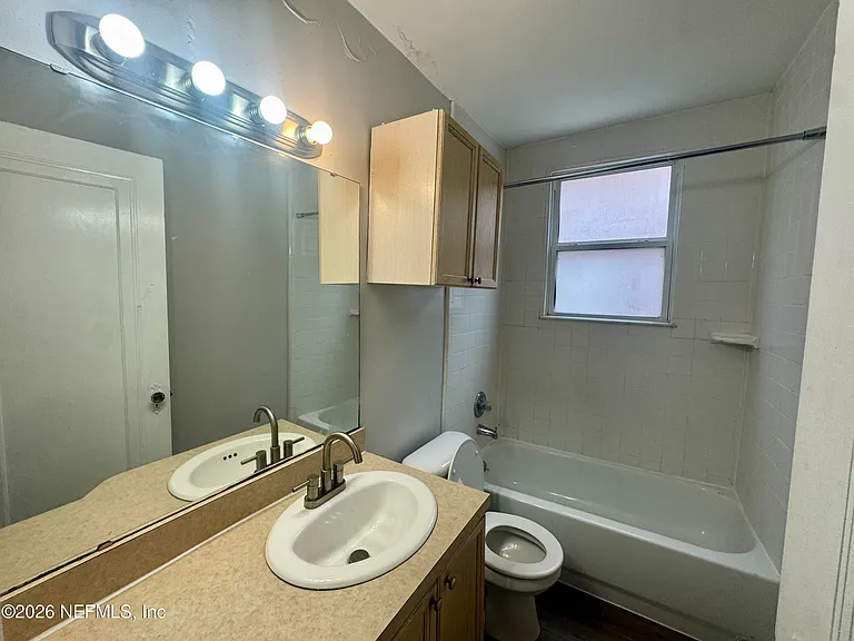 2504 Park St #6 — Photo 9