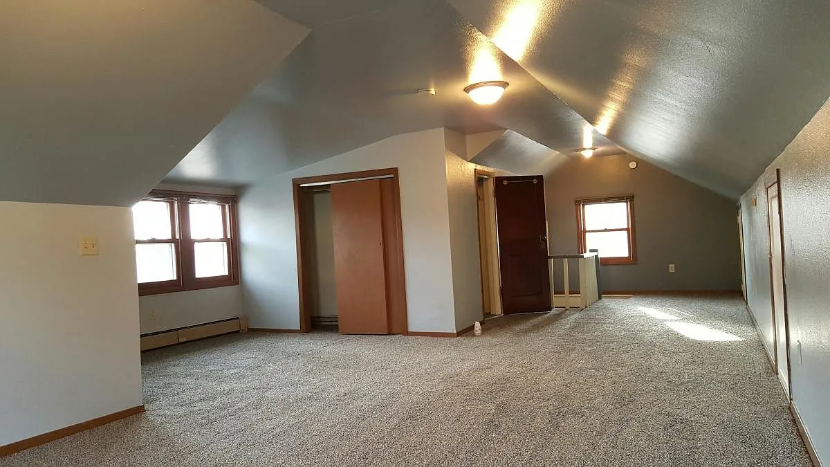 Upstairs bedroom - 720 12th St N