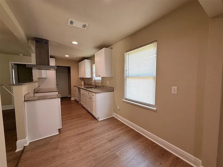 216 Bearle St — Photo 4
