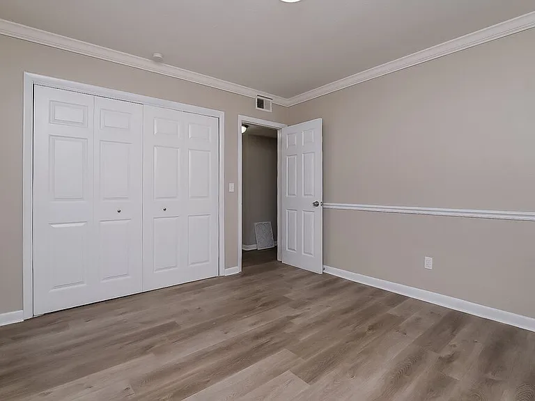 339 Regina Dr S — Photo 14